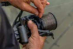 Fox 12000 XC Reel -Werpmolens Winkel crl083 fox 12000 xc reel line clip detail 2